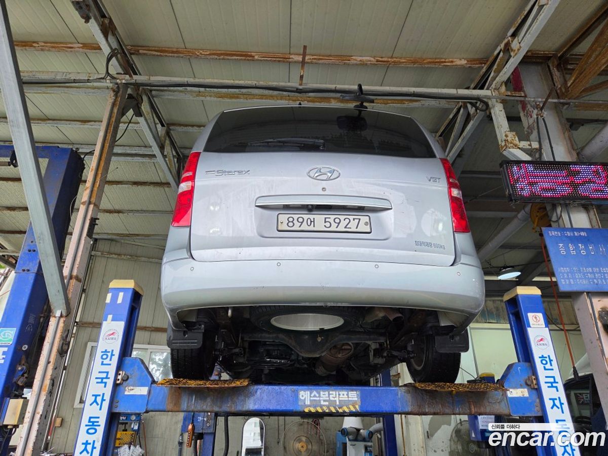 Hyundai Starex