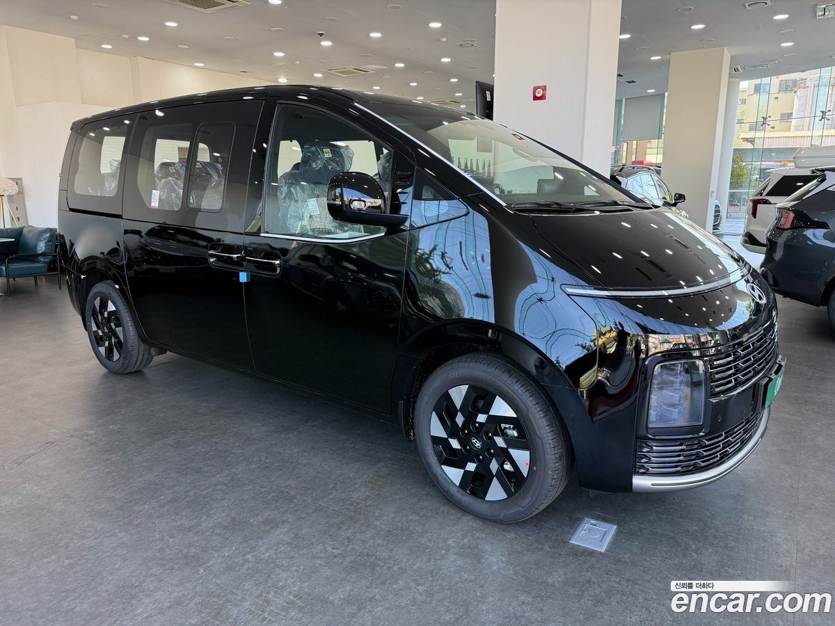 Hyundai Staria