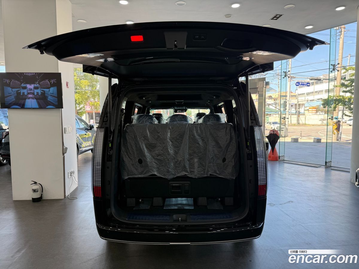 Hyundai Staria