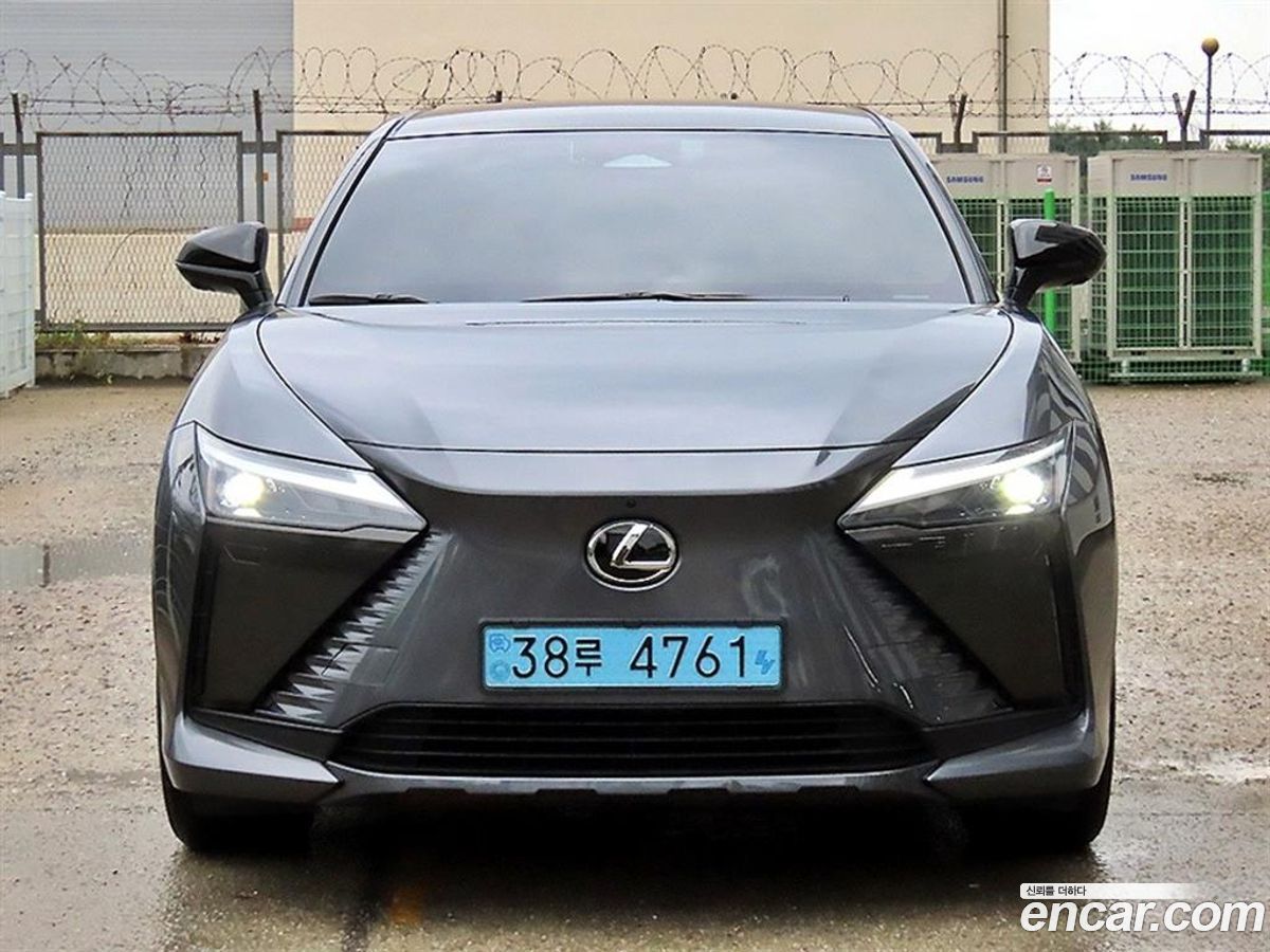 Lexus RZ