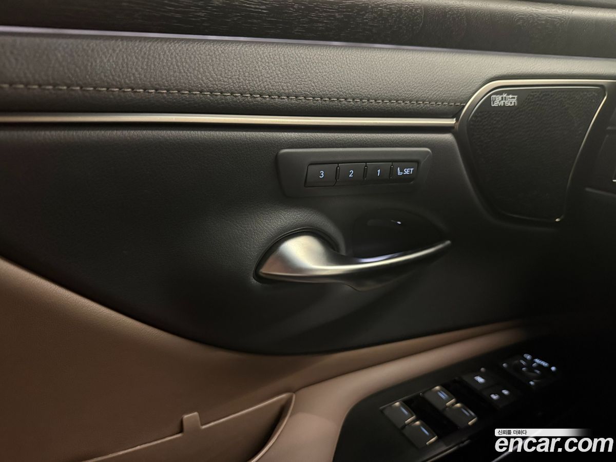 Lexus ES Mk7