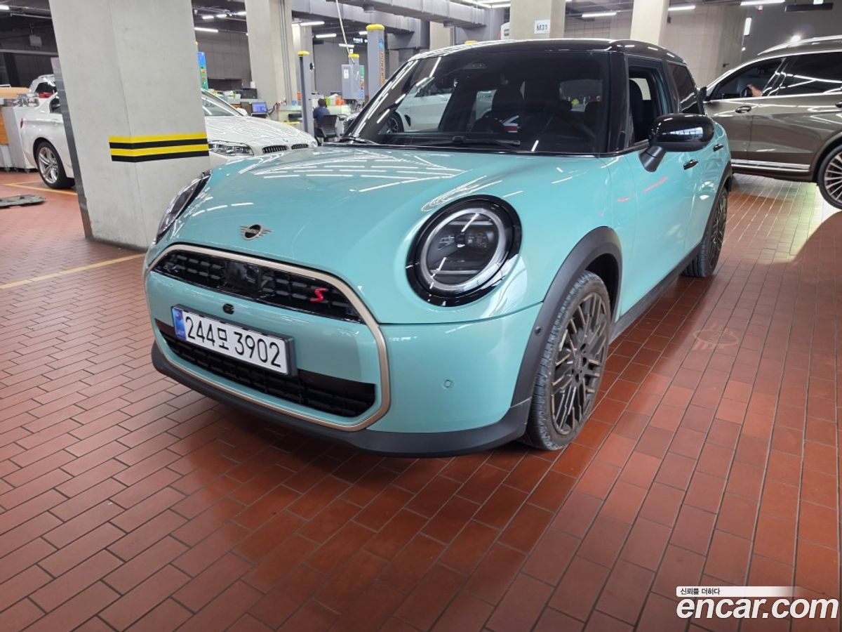 Mini Cooper Mk4