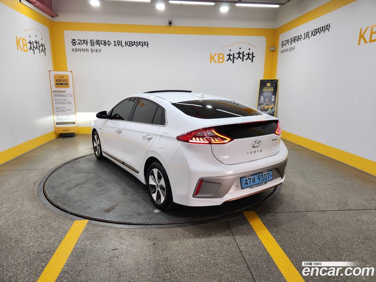 Hyundai Ioniq