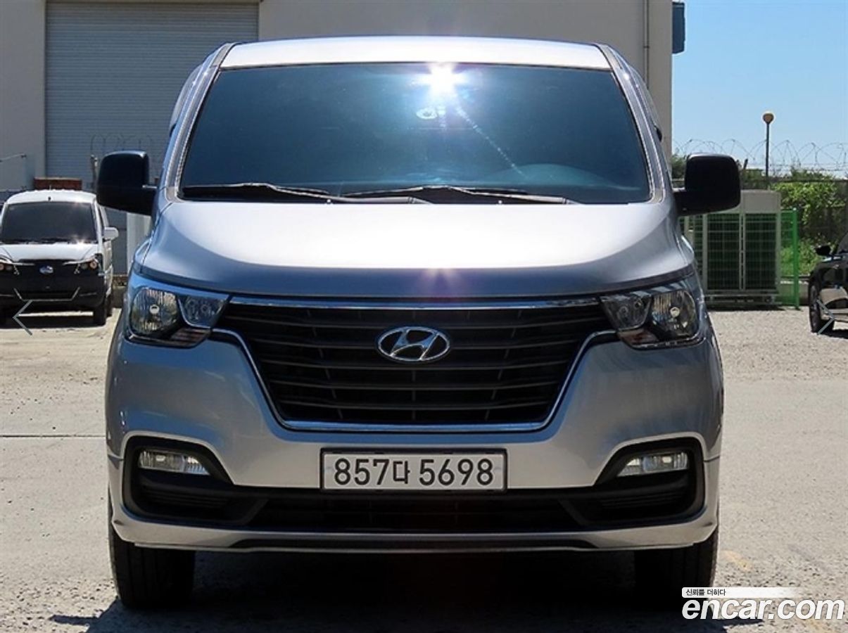 Hyundai Starex