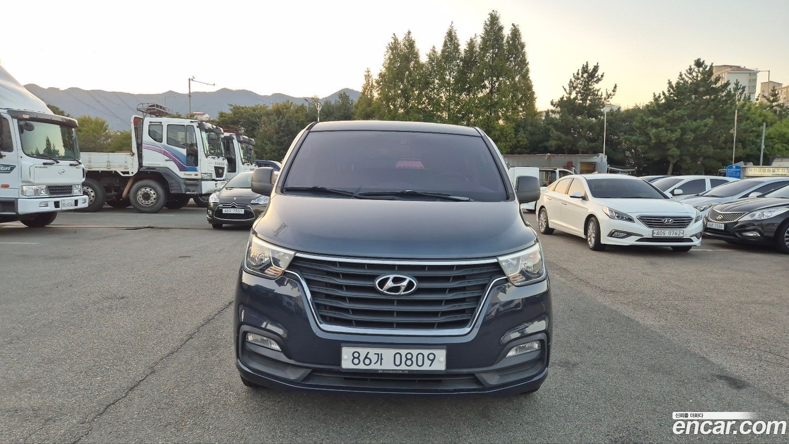 Hyundai Starex