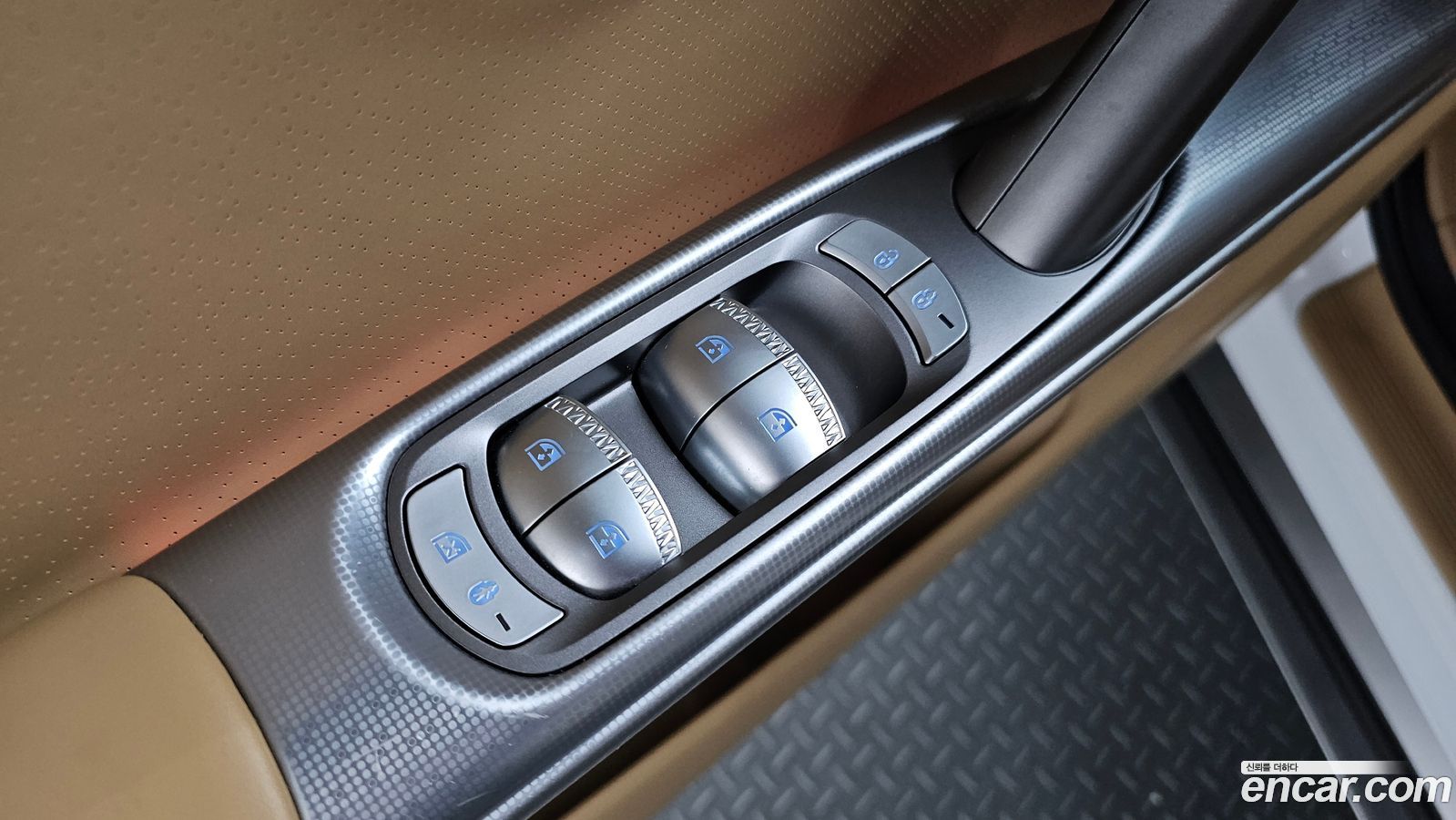 Genesis GV60