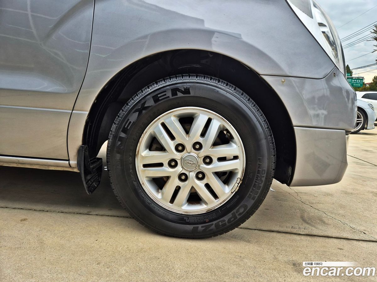 Hyundai Starex