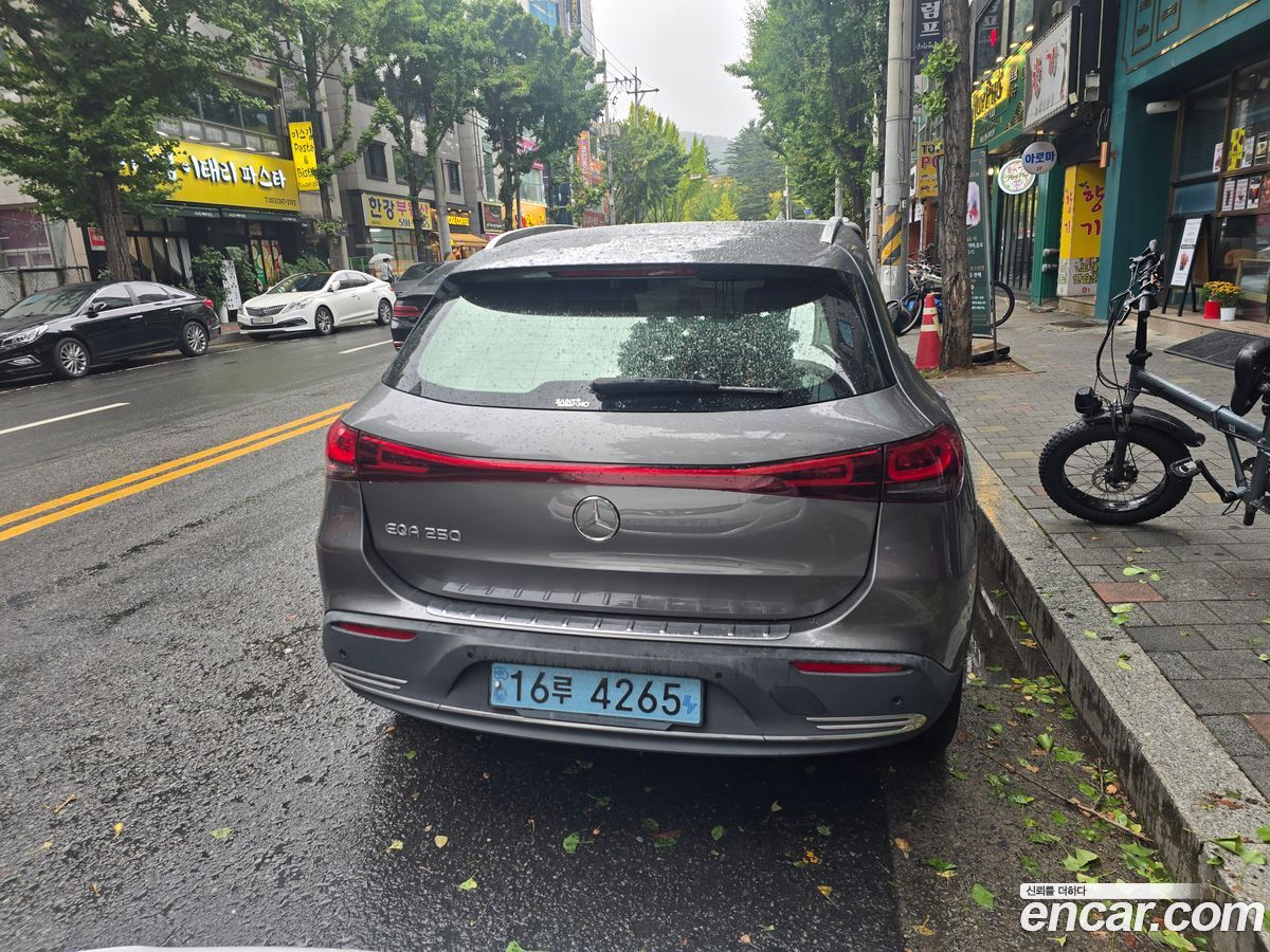 Mercedes-Benz EQA