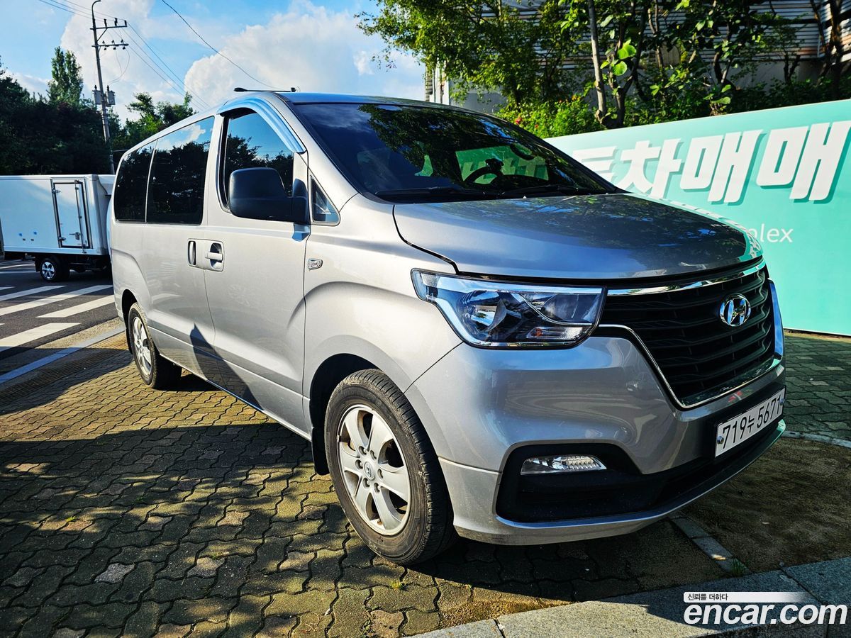 Hyundai Starex