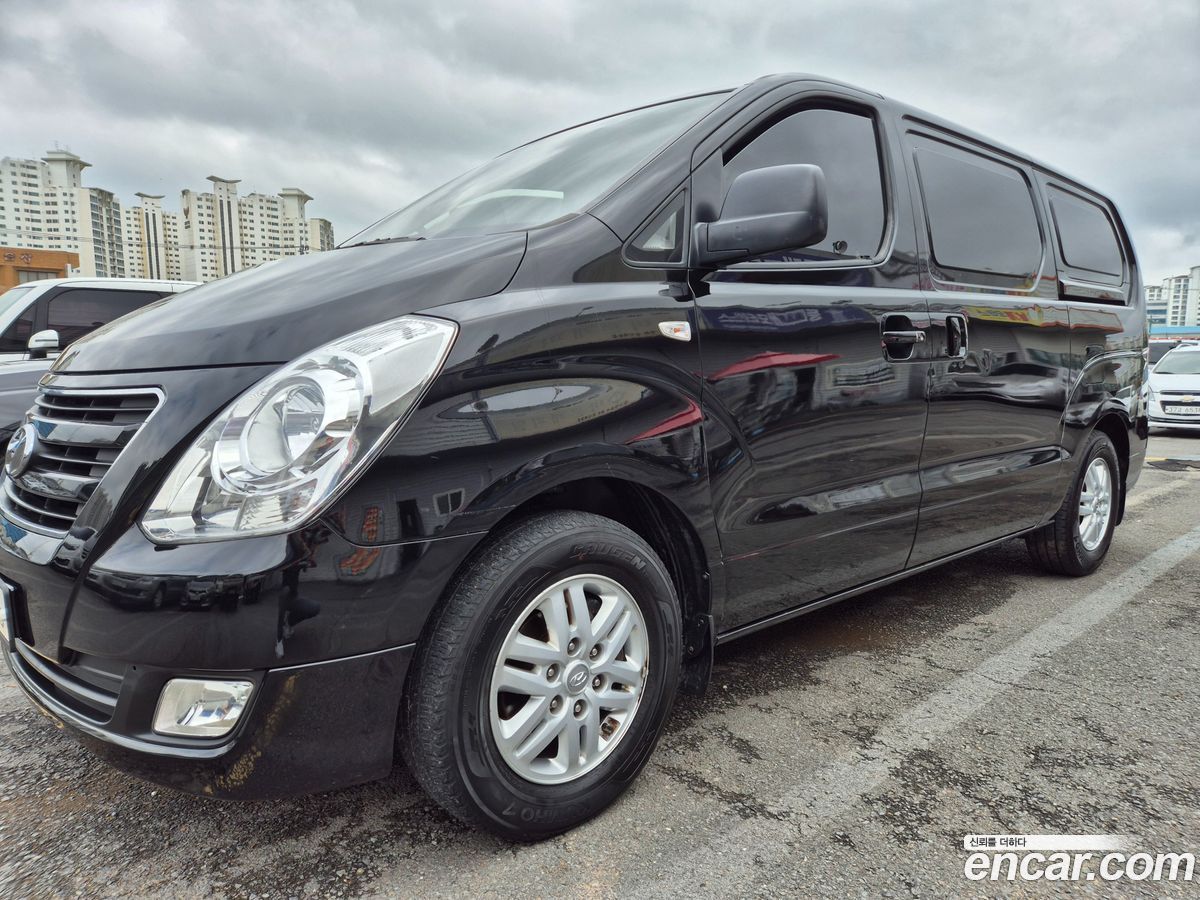 Hyundai Starex