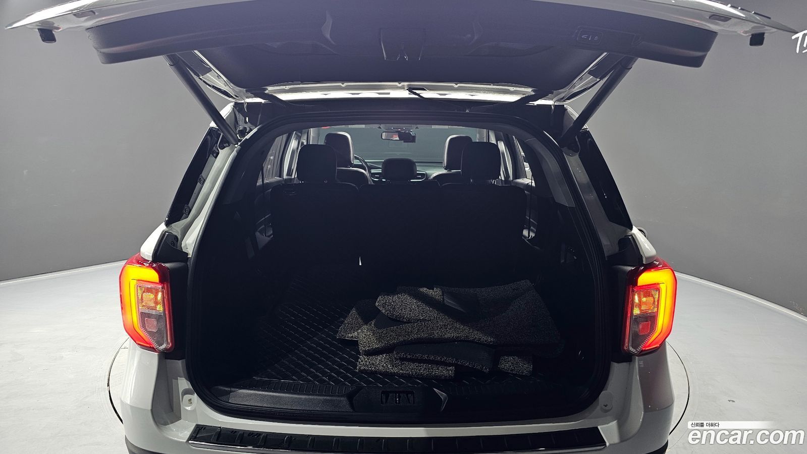 Ford Explorer Mk6