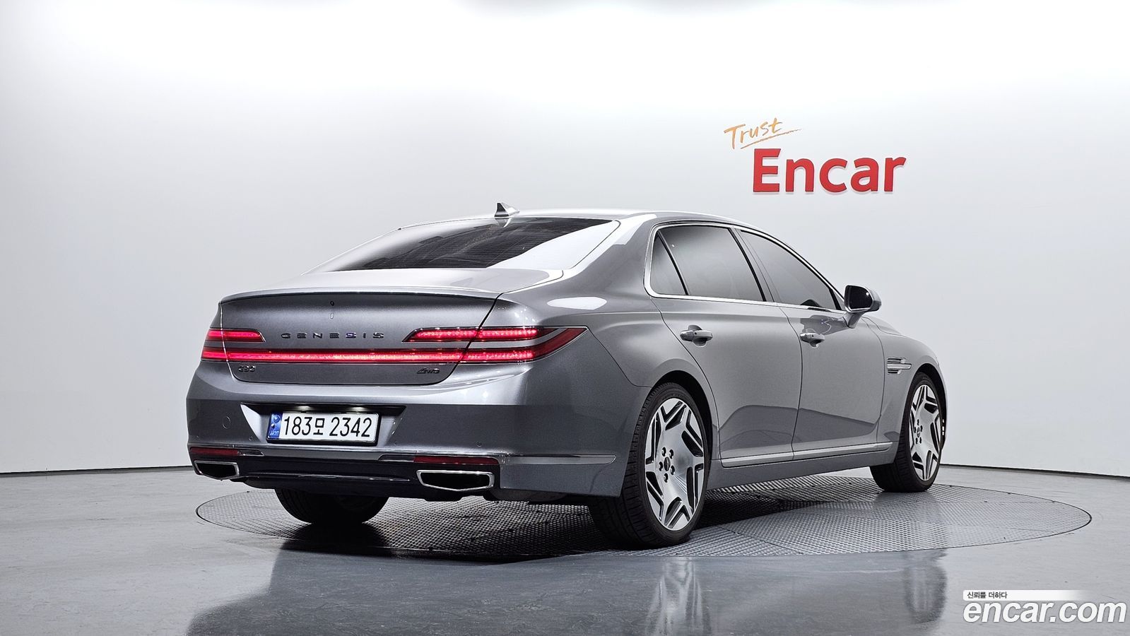 Genesis G90