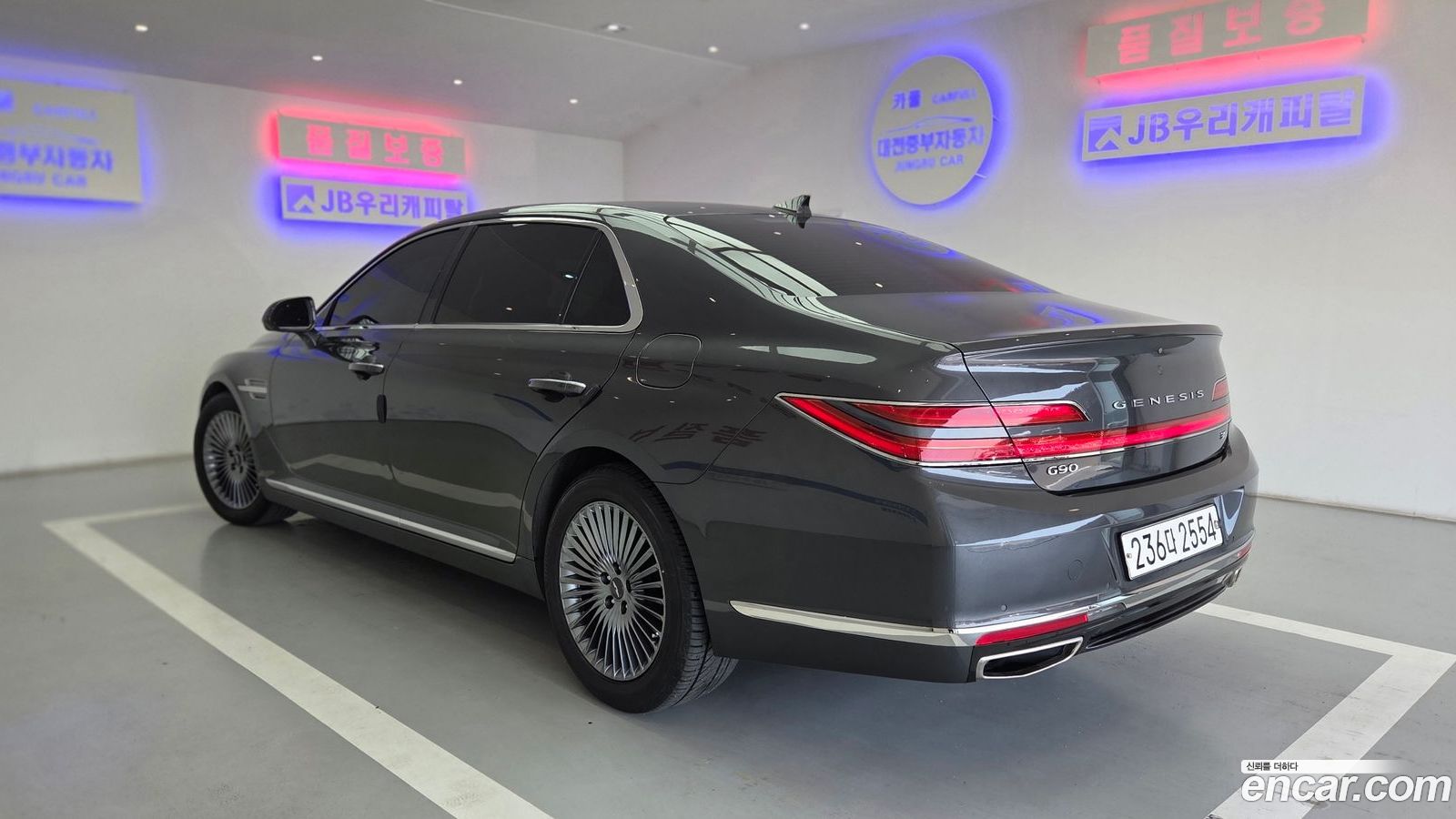 Genesis G90