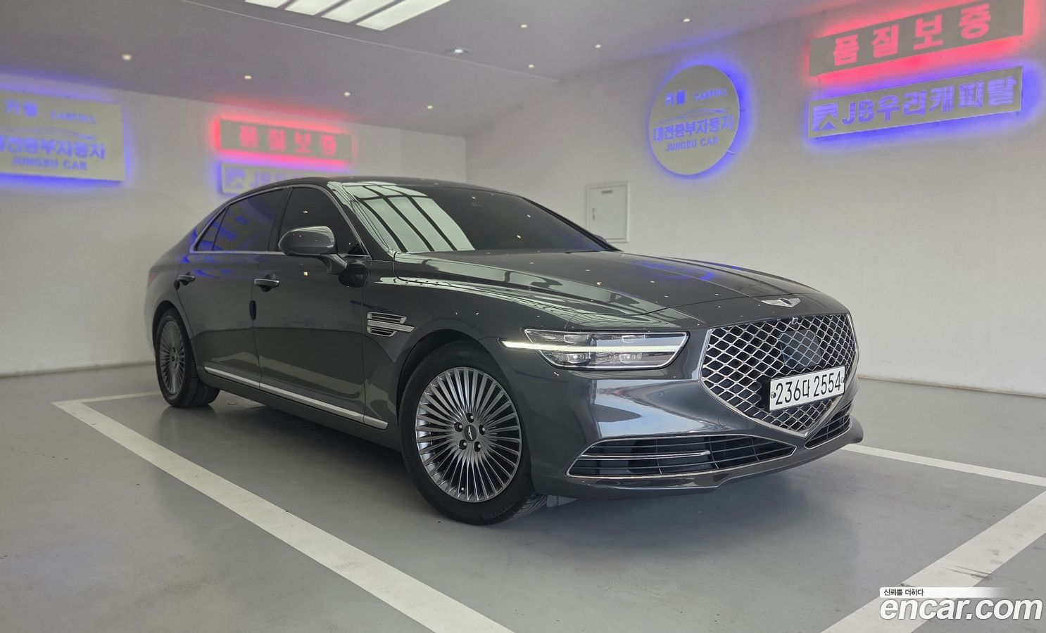 Genesis G90