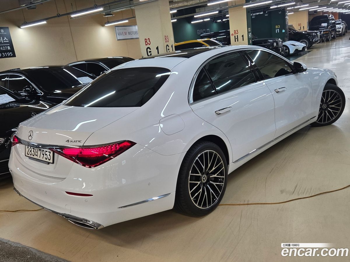 Mercedes-Benz S-Class
