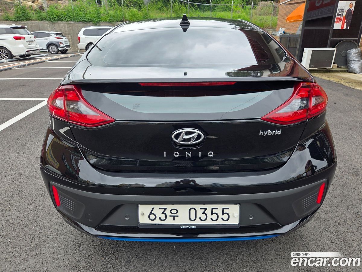 Hyundai Ioniq