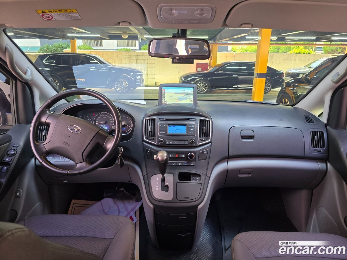 Hyundai Starex
