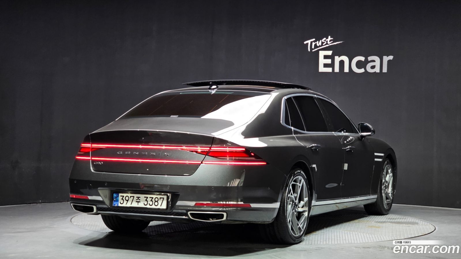 Genesis G90