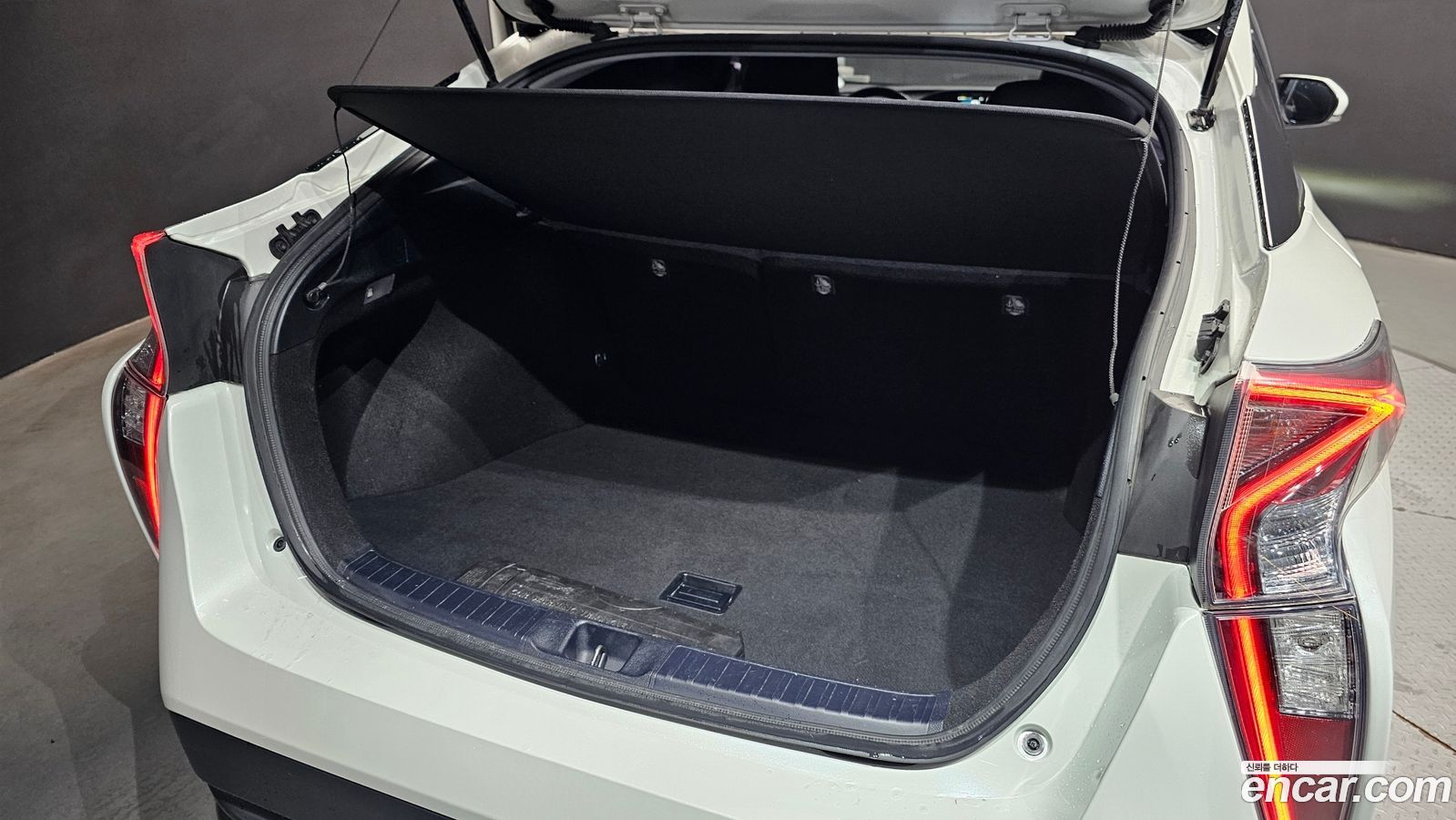 Toyota Prius Mk4