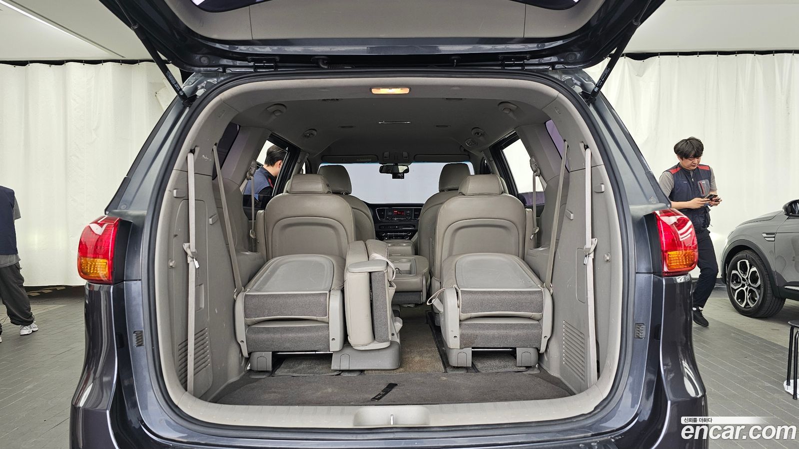 Kia Canival