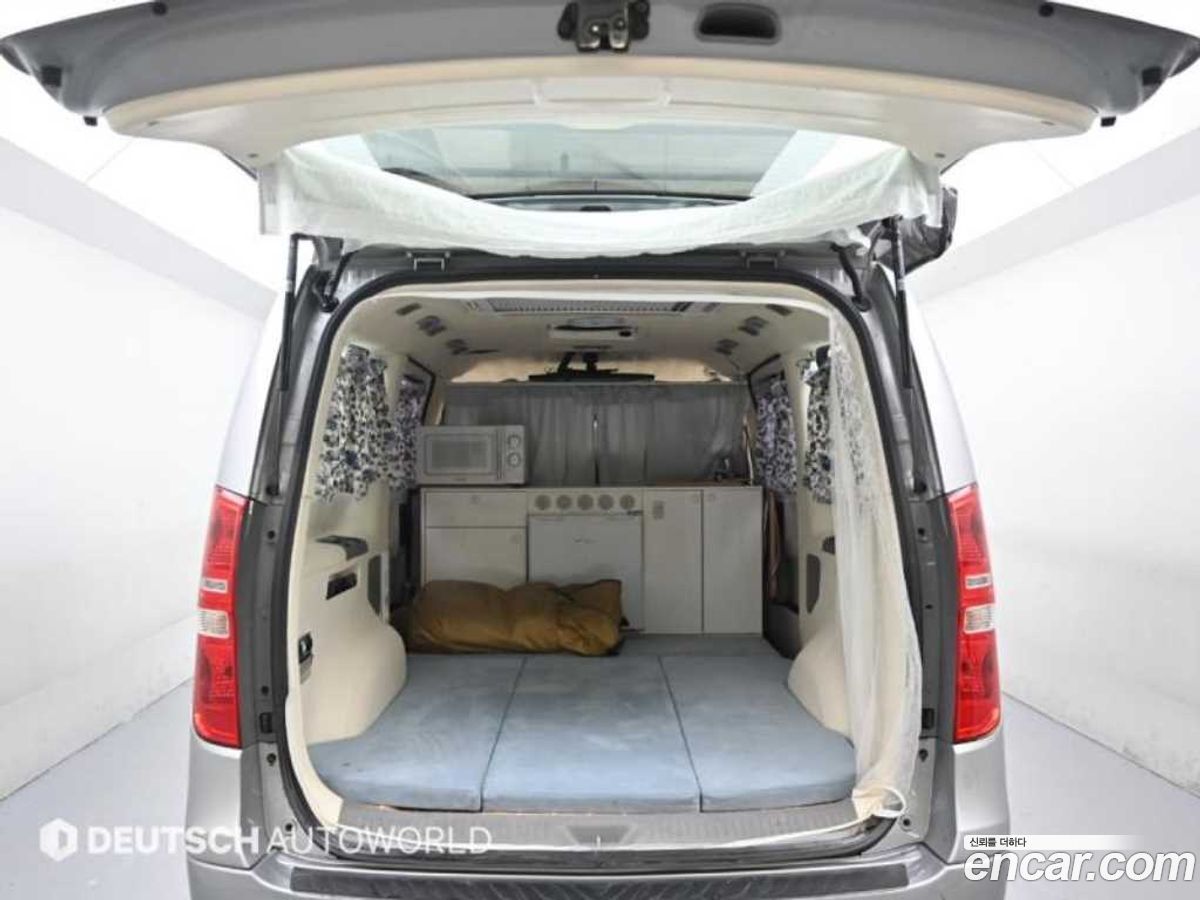 Hyundai Starex