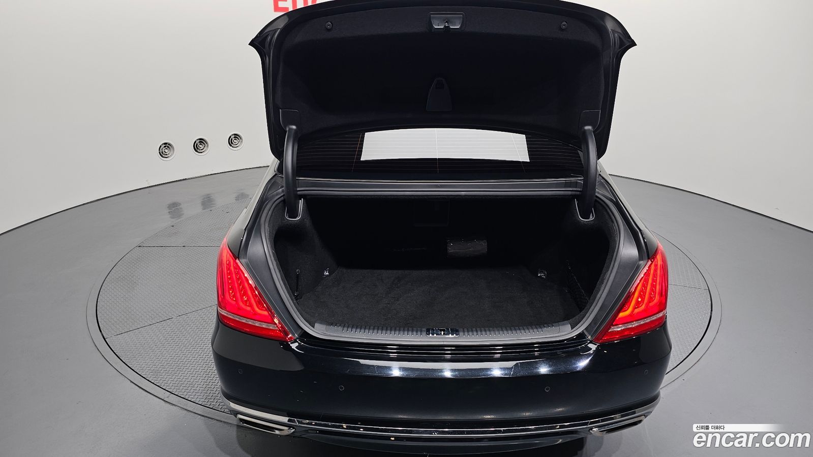 Genesis EQ900
