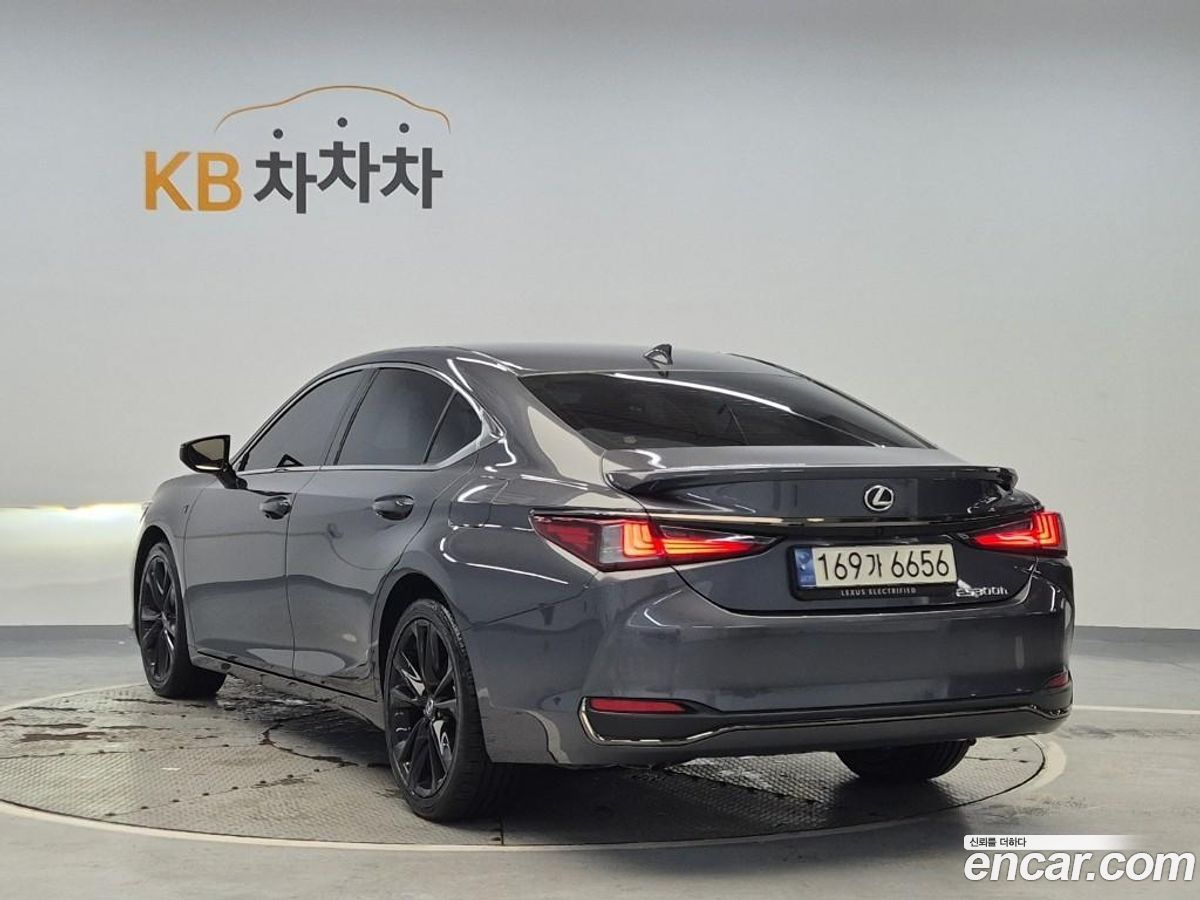 Lexus ES Mk7