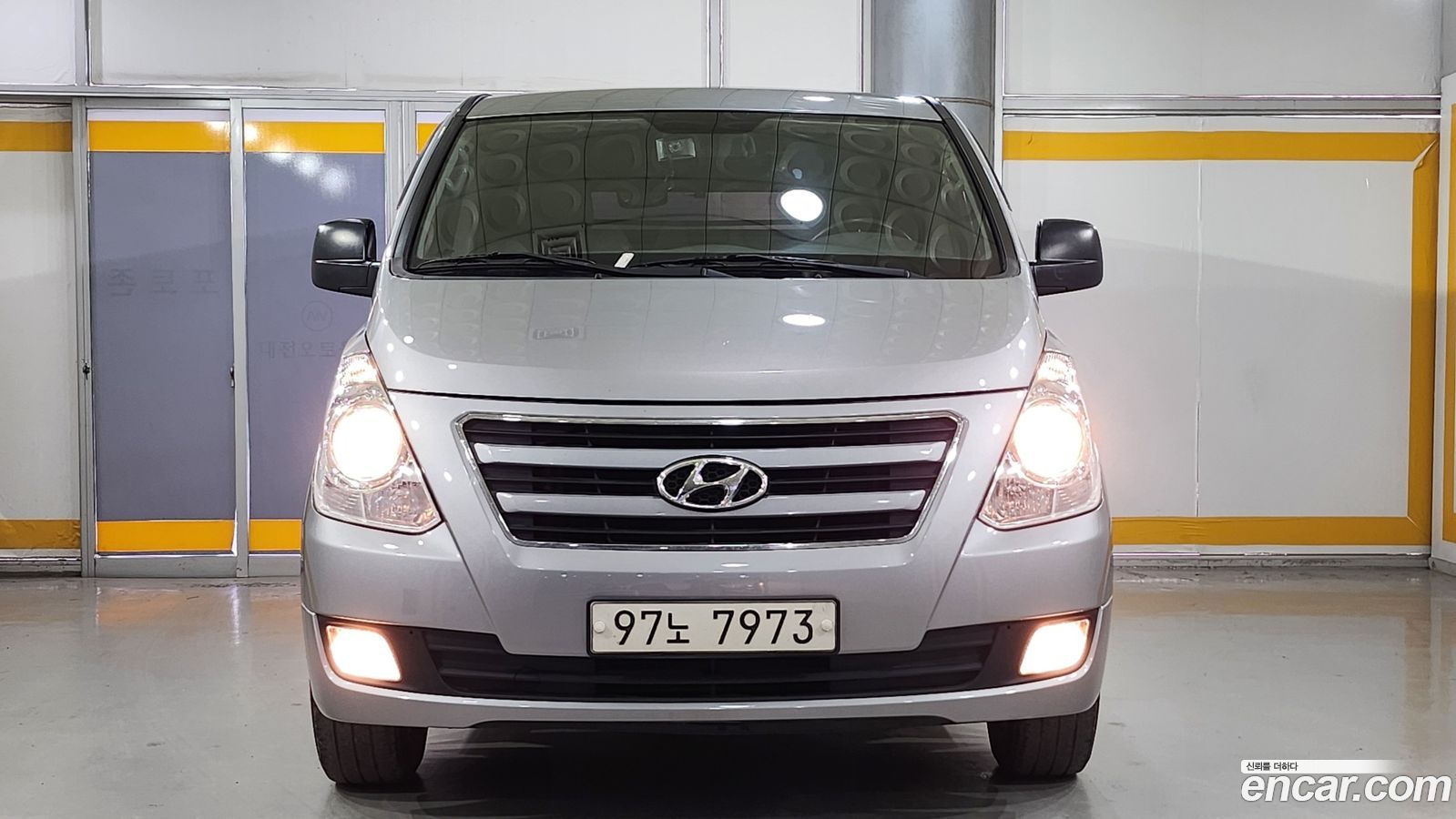 Hyundai Starex