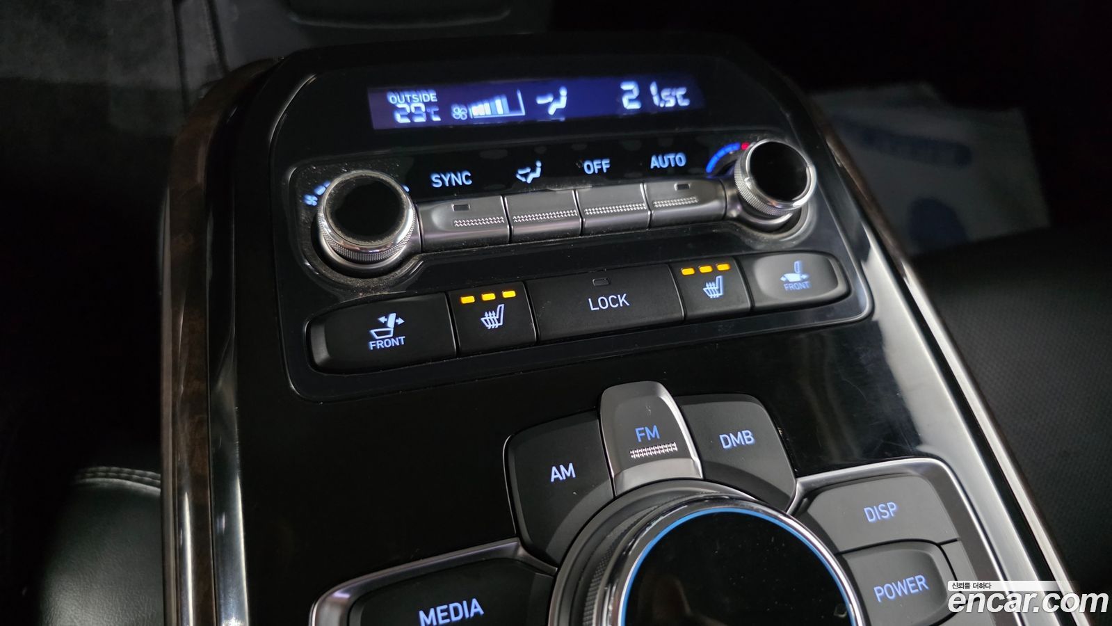 Genesis EQ900