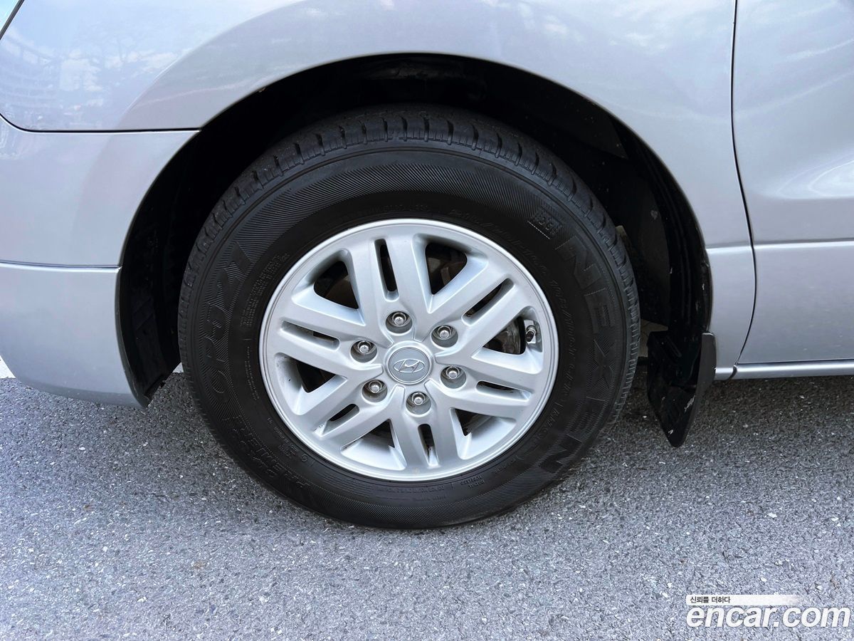 Hyundai Starex