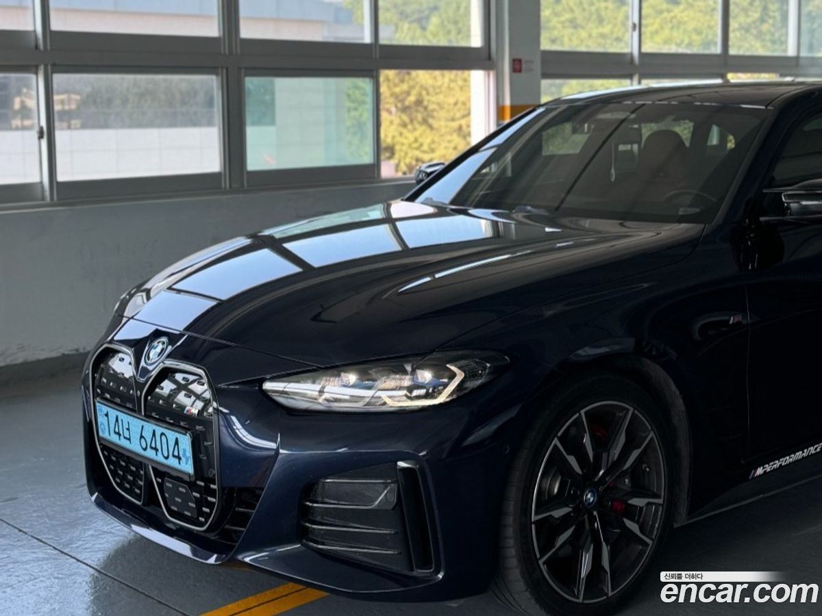 BMW i4