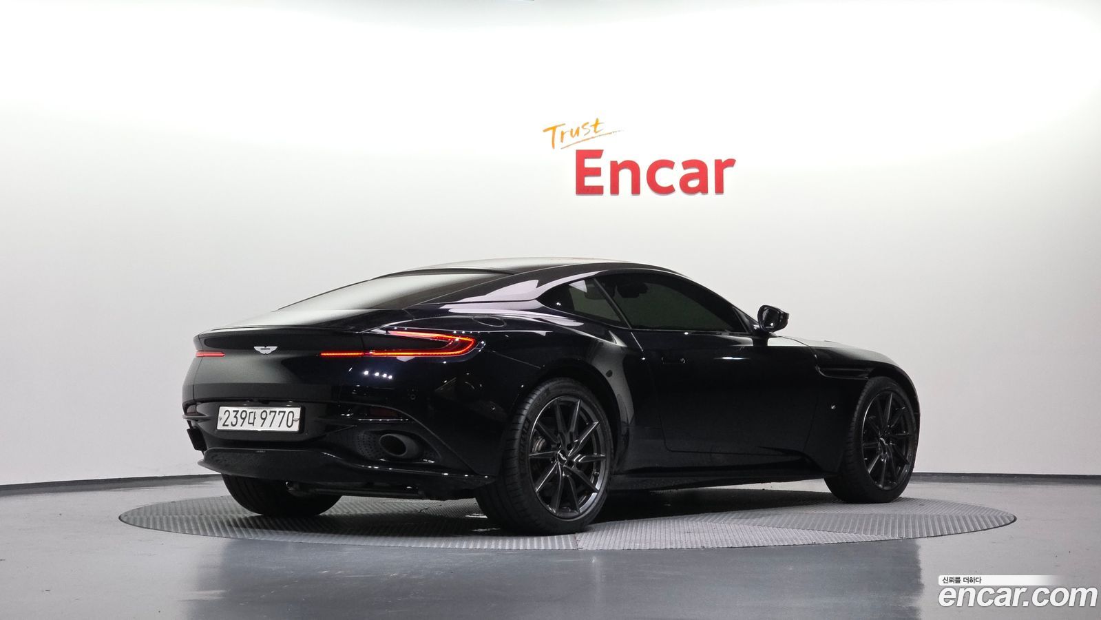Astonmartin DB11