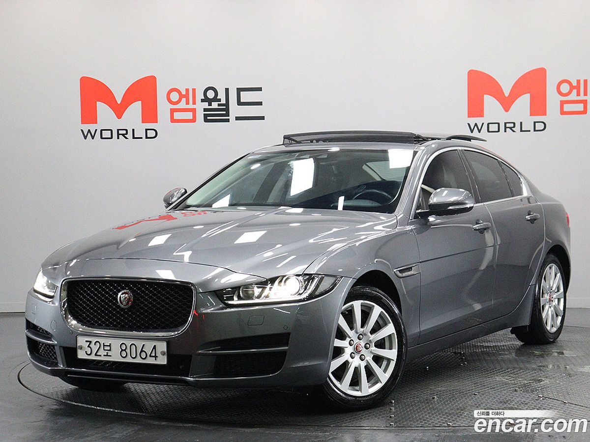 Jaguar XE