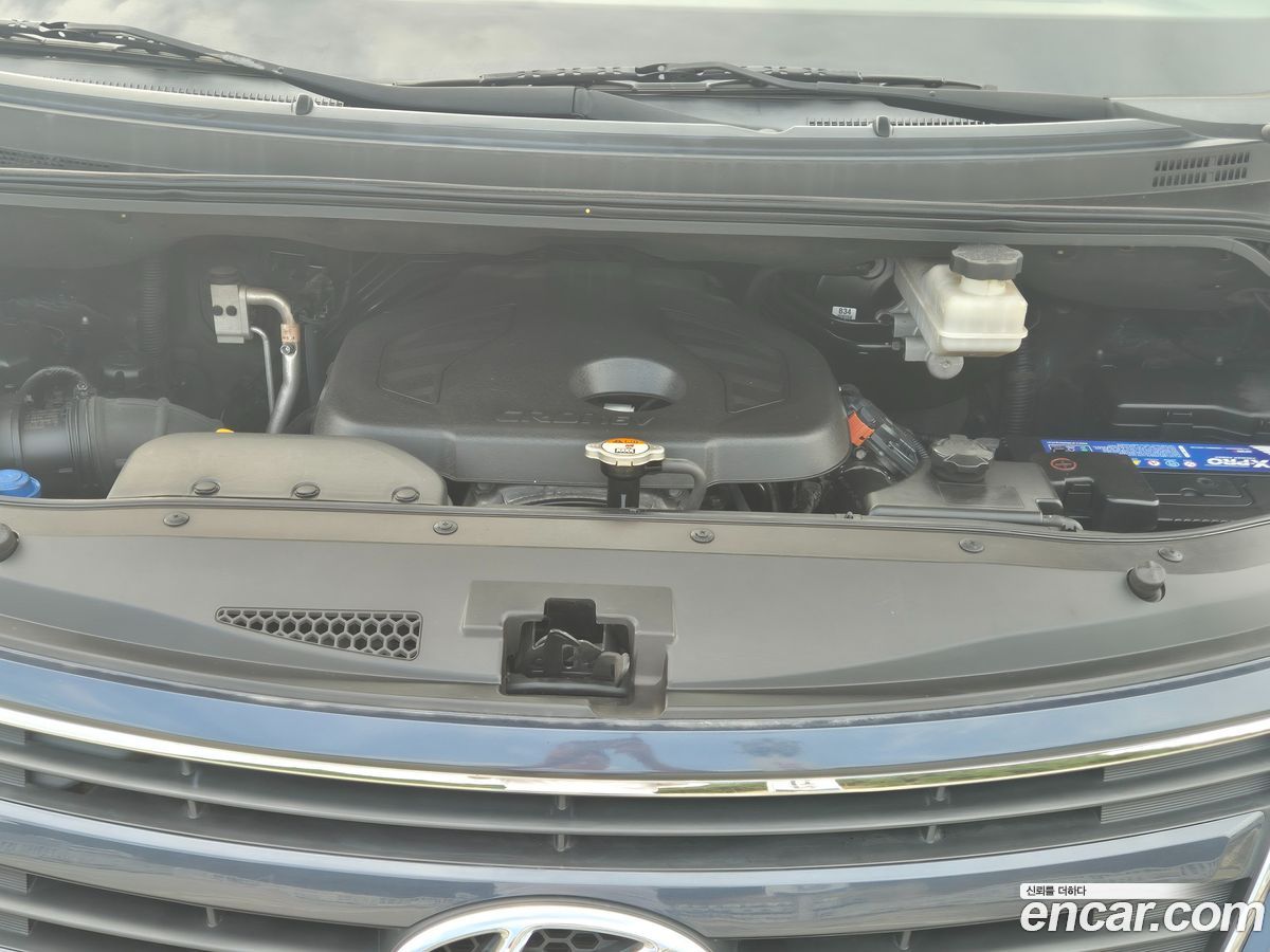 Hyundai Starex
