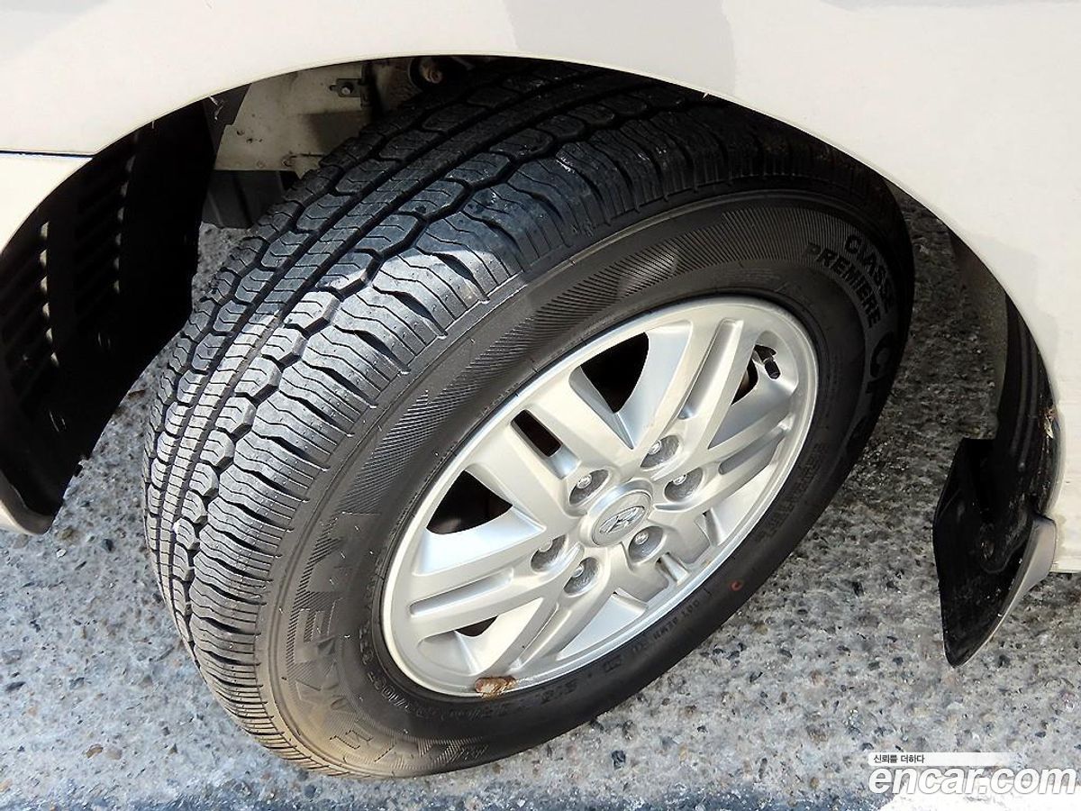 Hyundai Starex