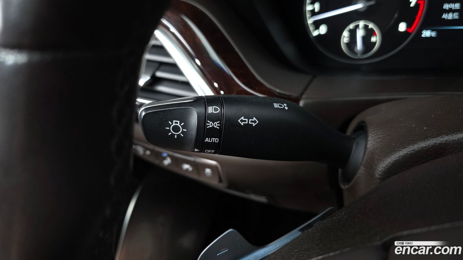 Genesis EQ900