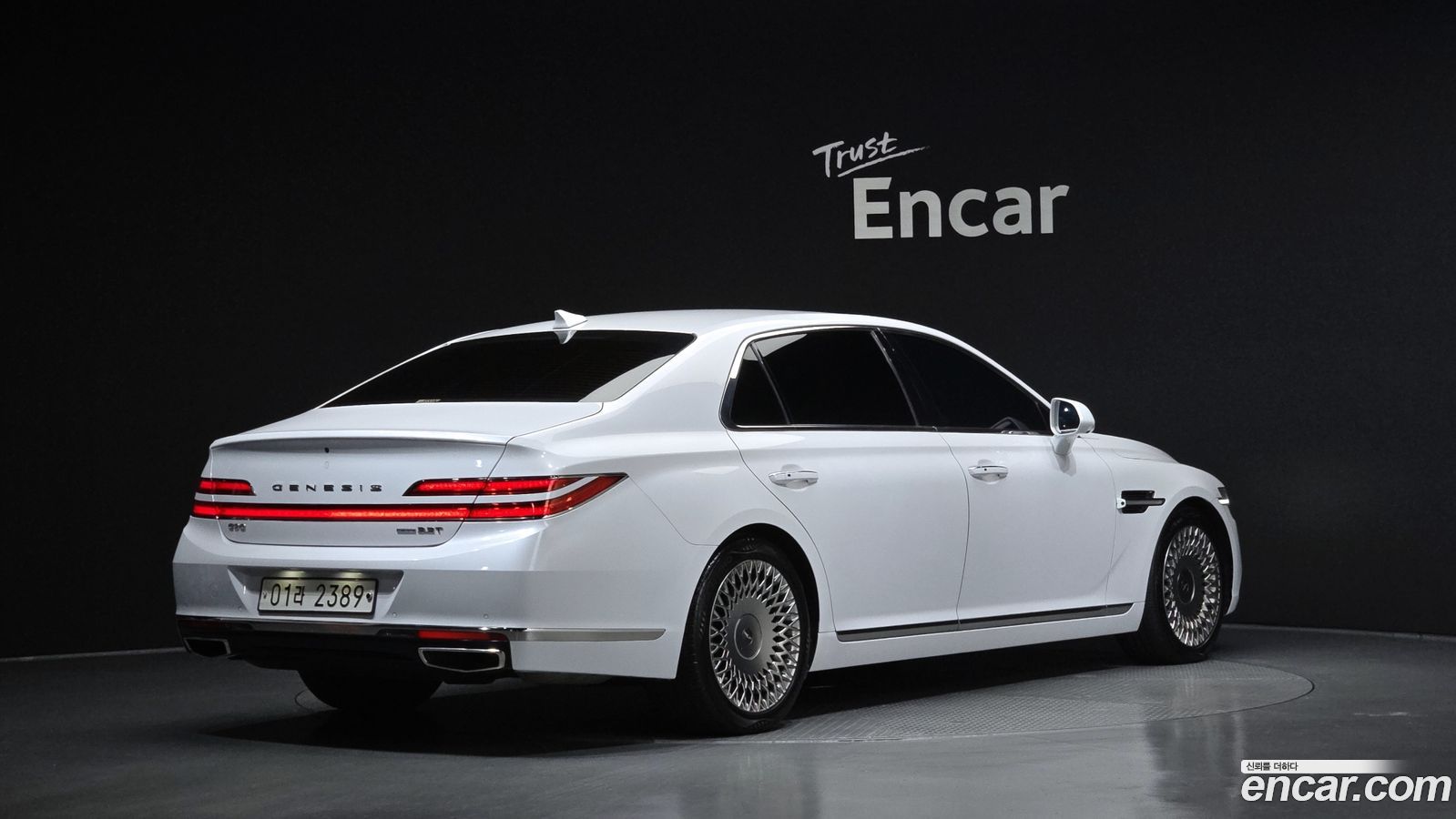 Genesis G90