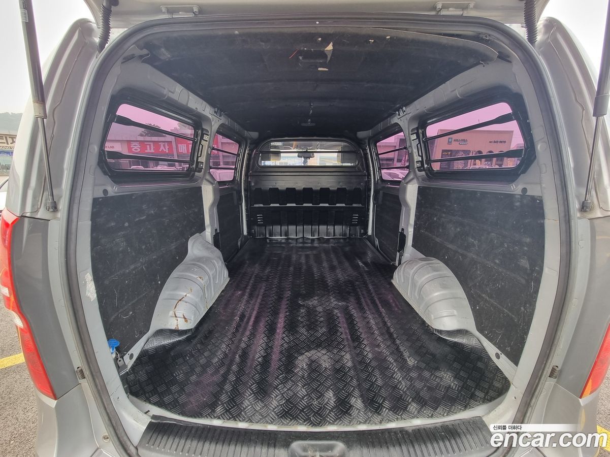 Hyundai Starex