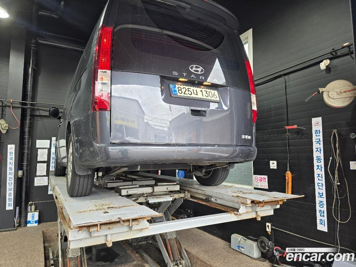 Hyundai Staria