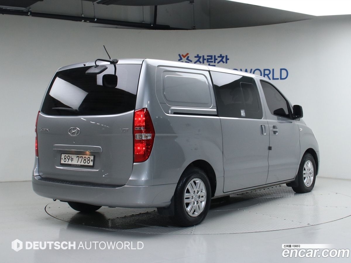 Hyundai Starex