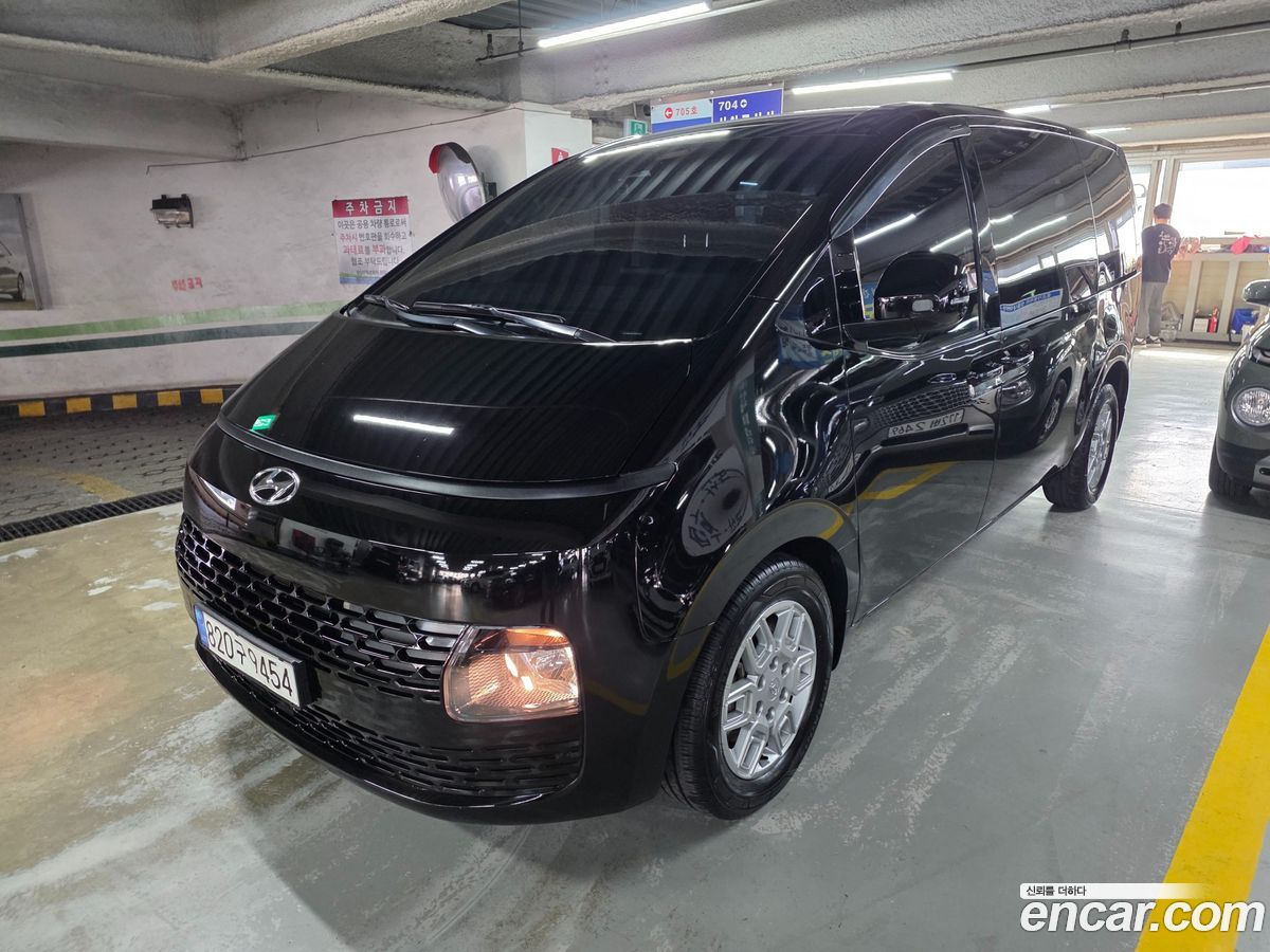 Hyundai Staria