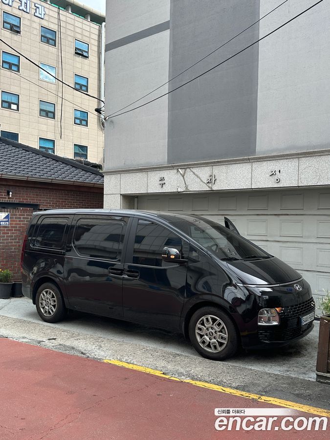 Hyundai Staria