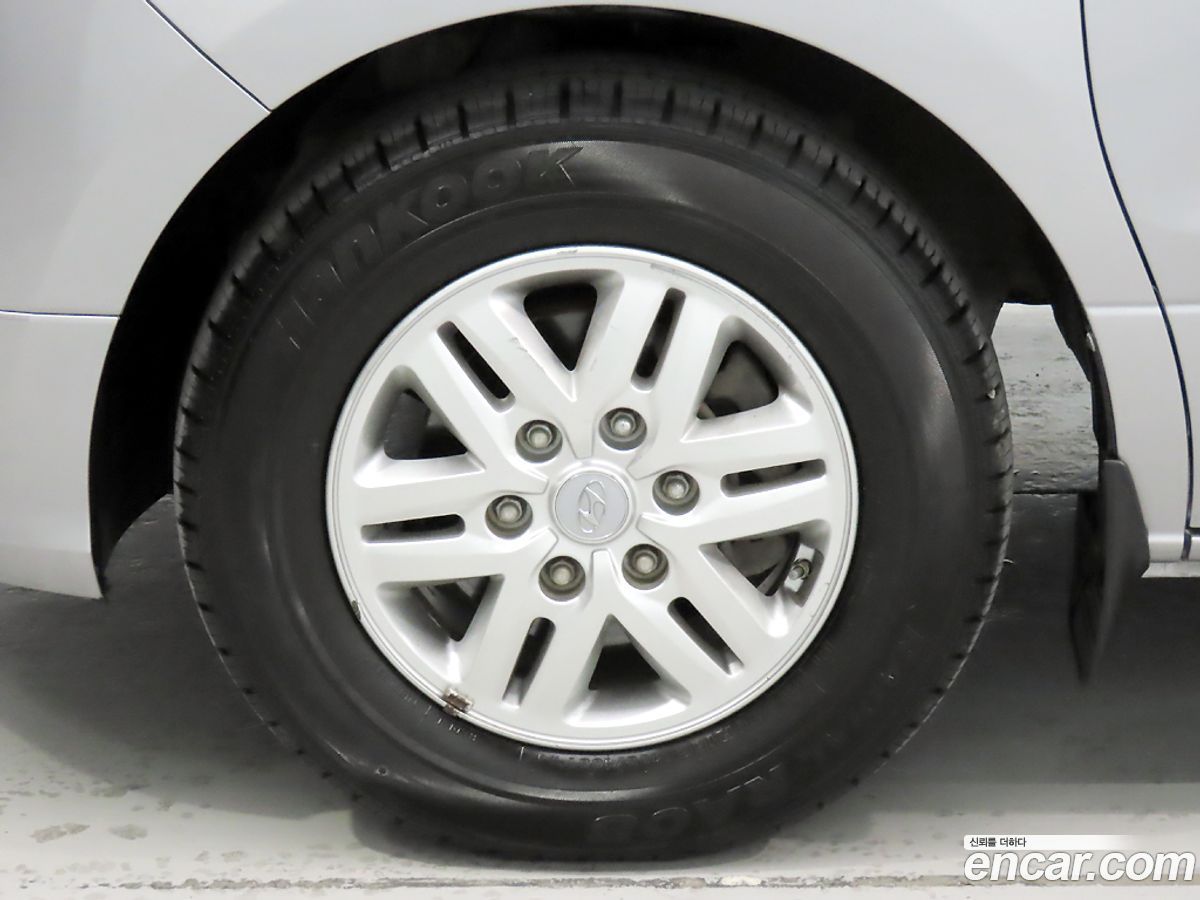 Hyundai Starex