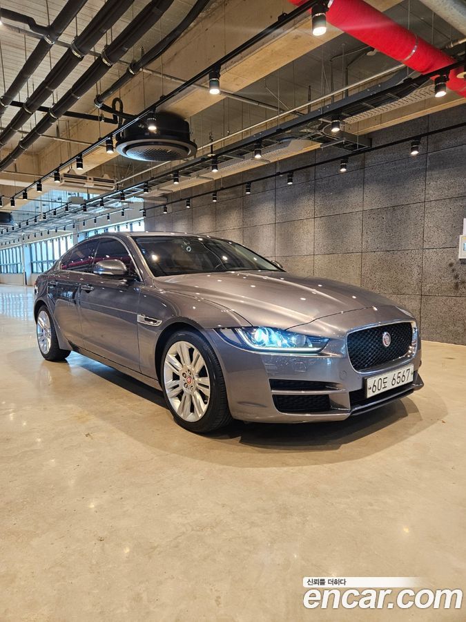 Jaguar XE