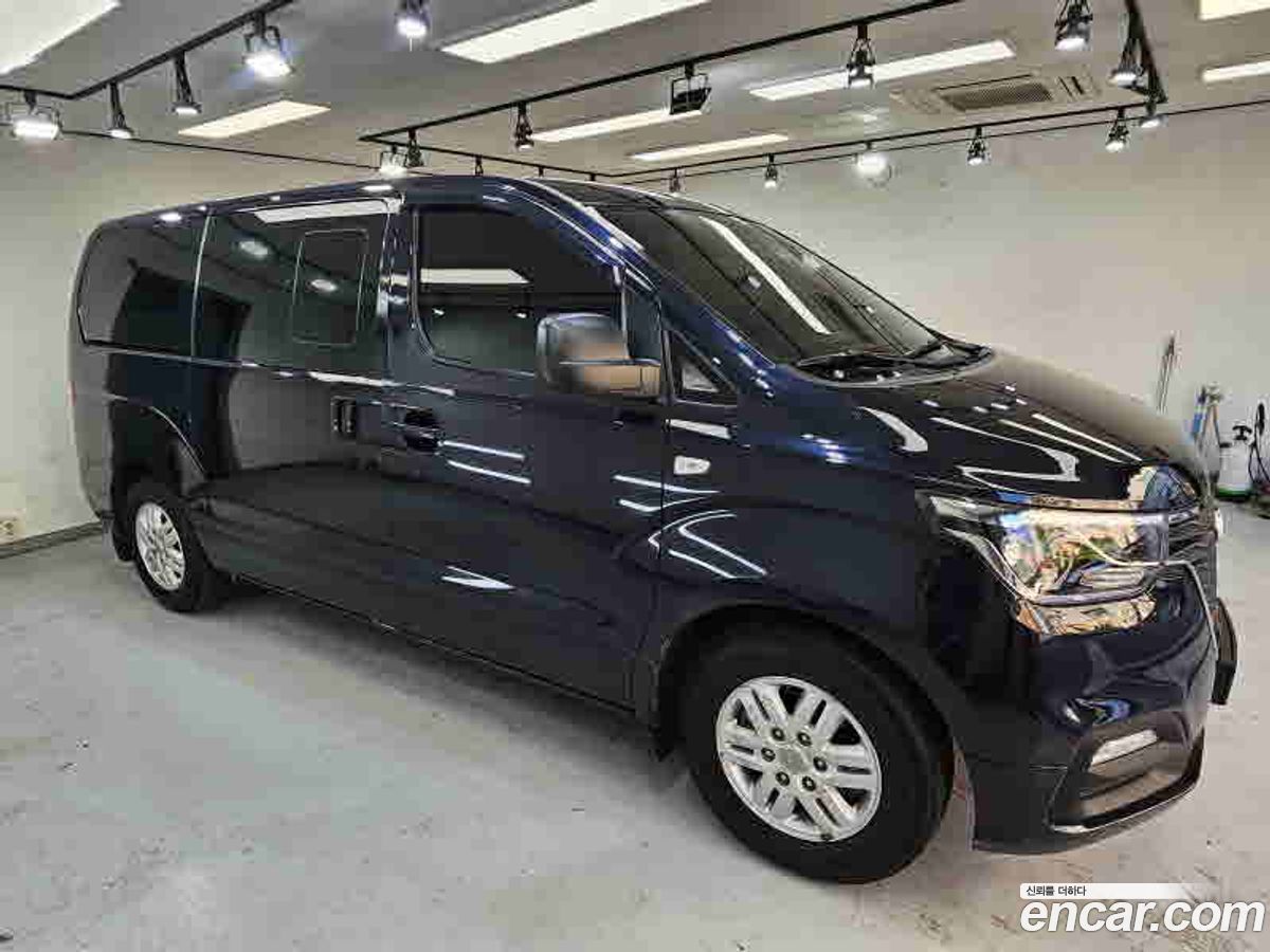 Hyundai Starex