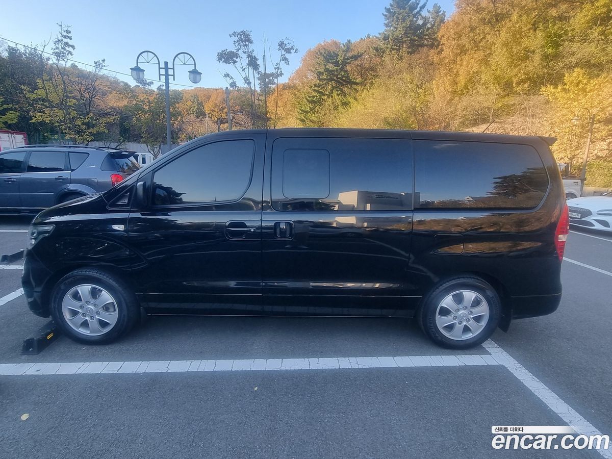 Hyundai Starex
