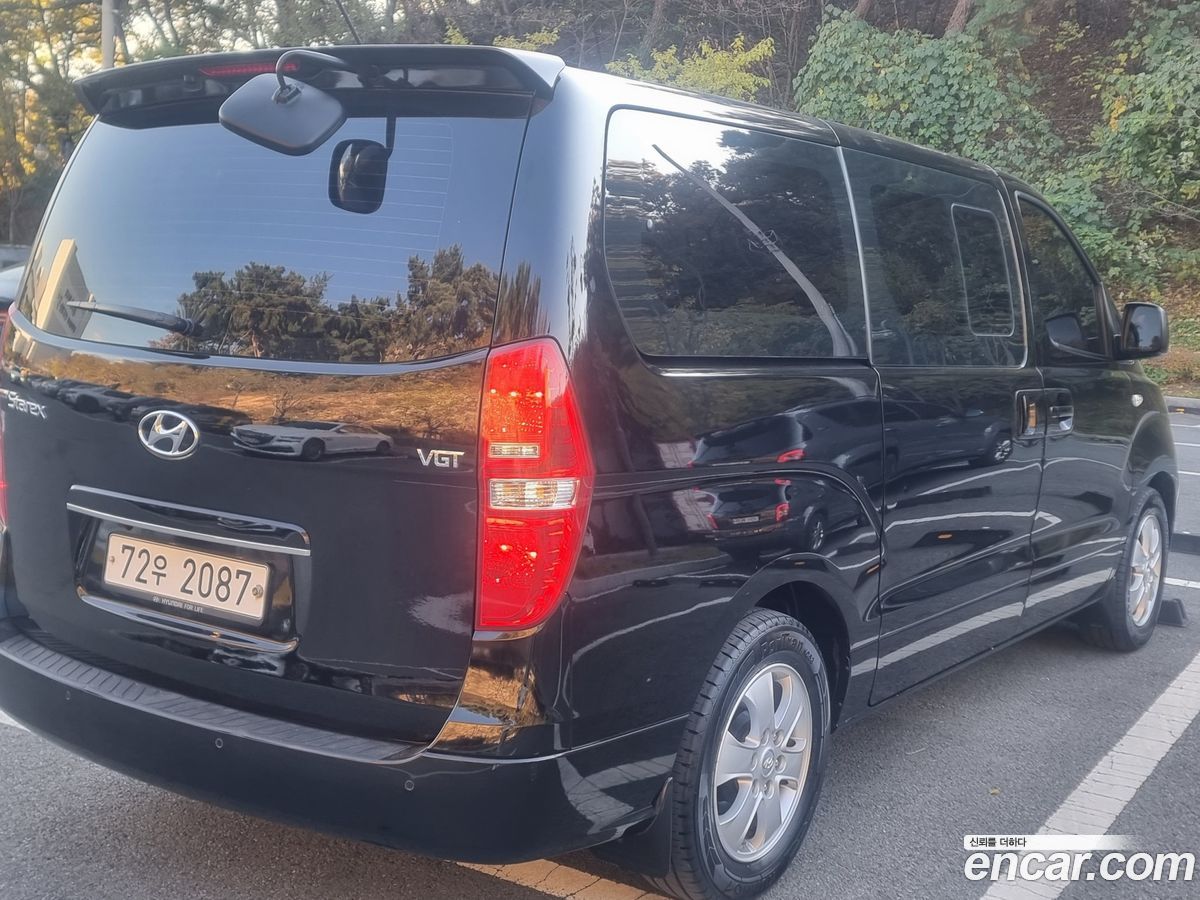 Hyundai Starex