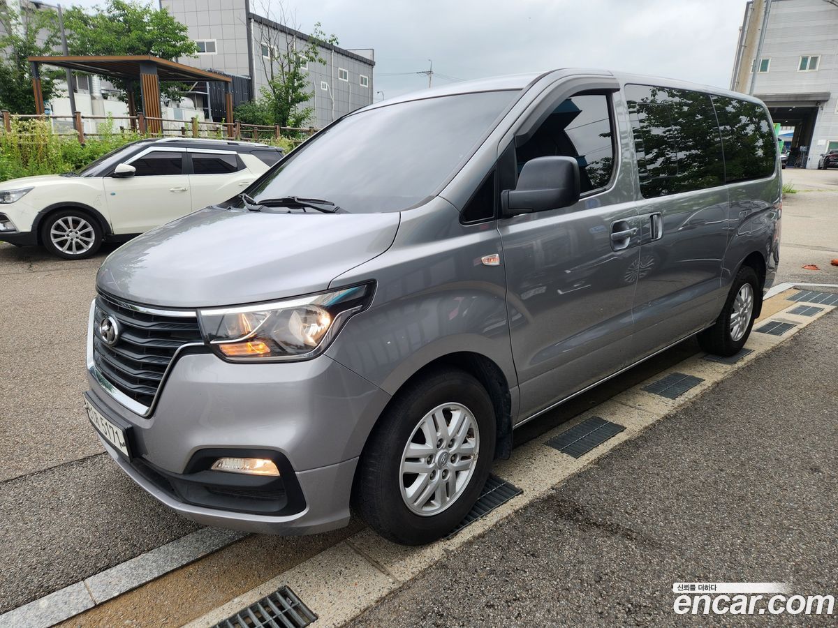 Hyundai Starex