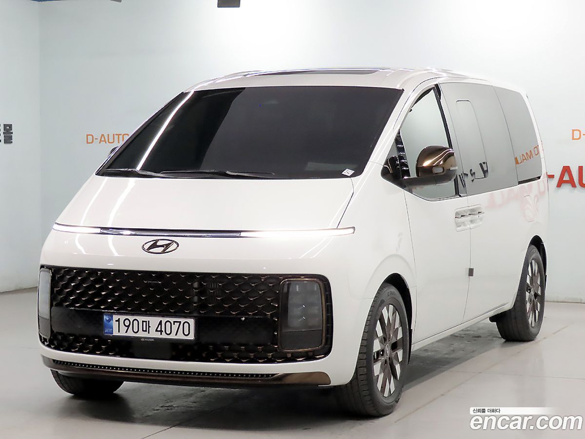 Hyundai Staria