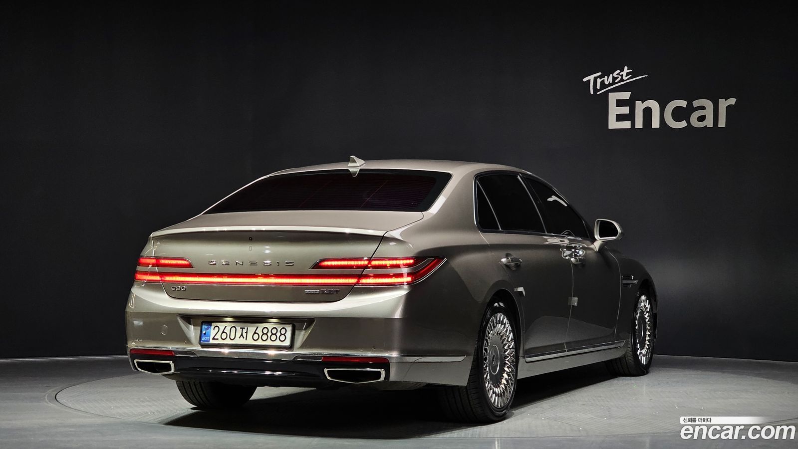 Genesis G90